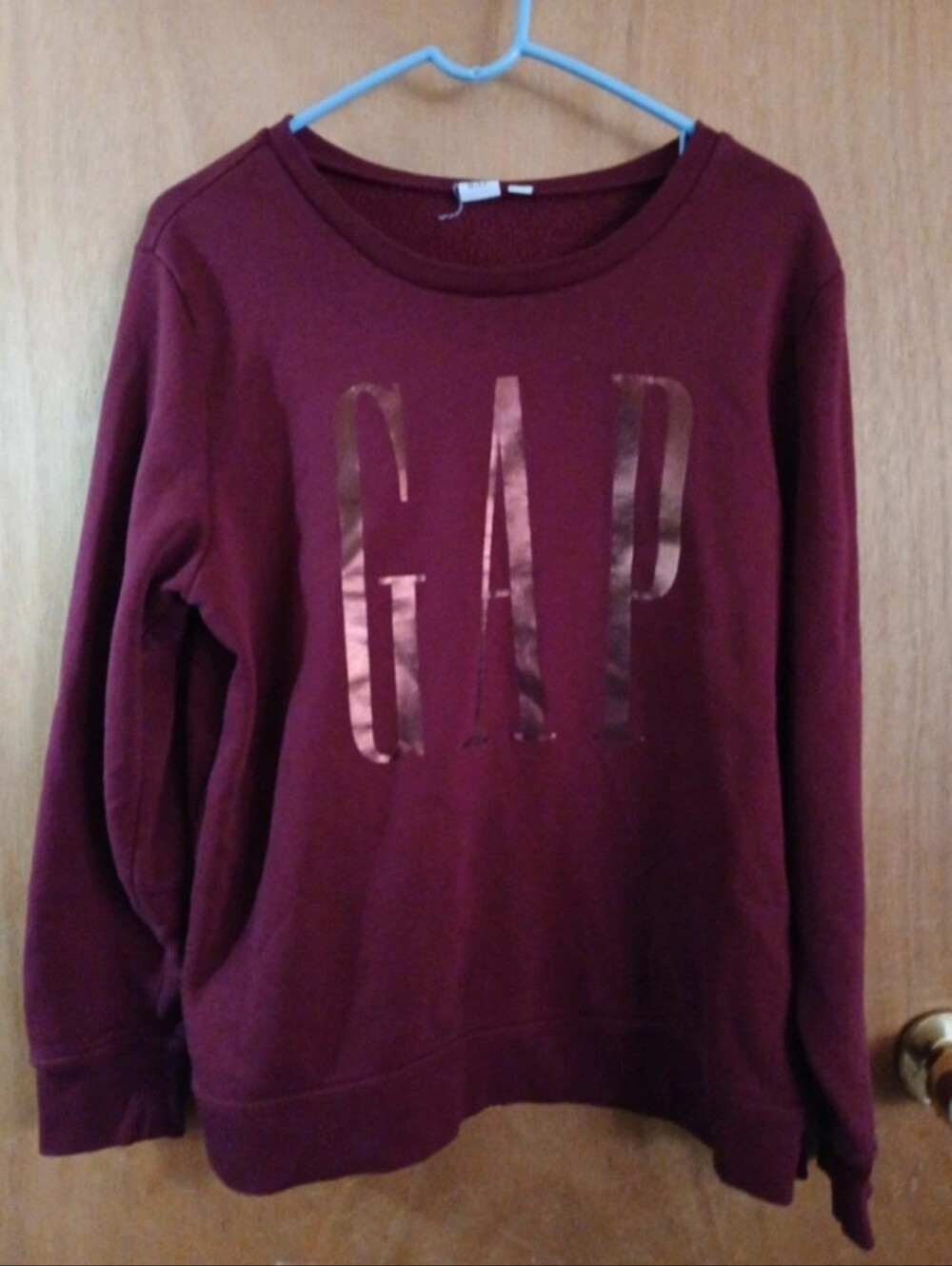 Women's GAP Burgundy Crewneck, L